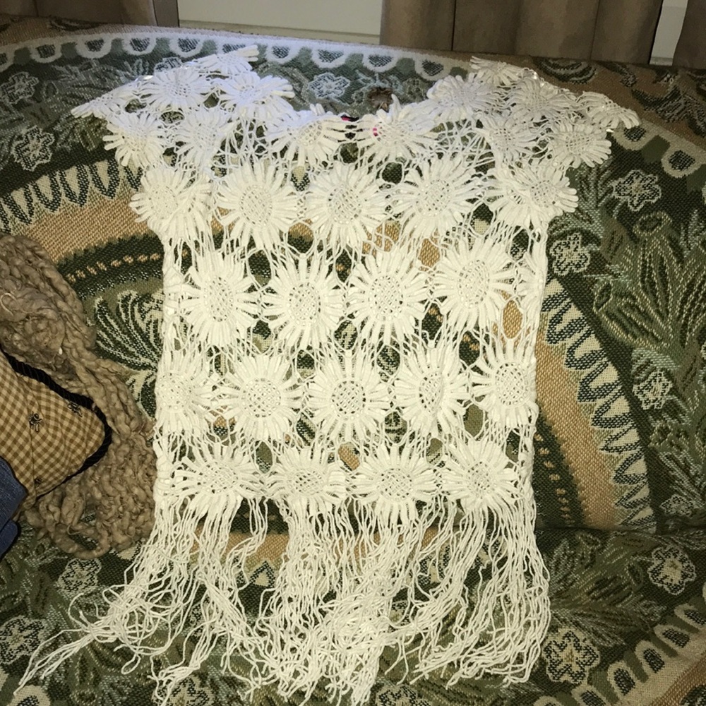 Woman’s size L white crochet flower shirt, tassels